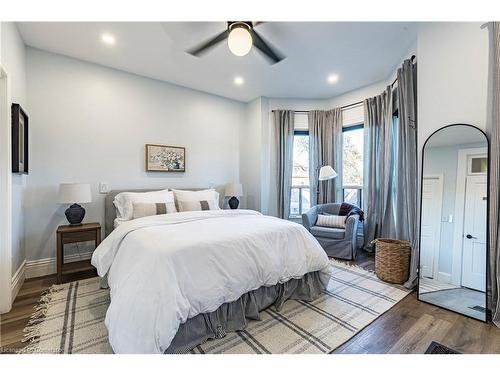 185 1/2 Emerald Street N, Hamilton, ON - Indoor Photo Showing Bedroom