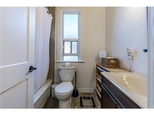 185 1/2 Emerald Street N, Hamilton, ON - Indoor Photo Showing Bathroom