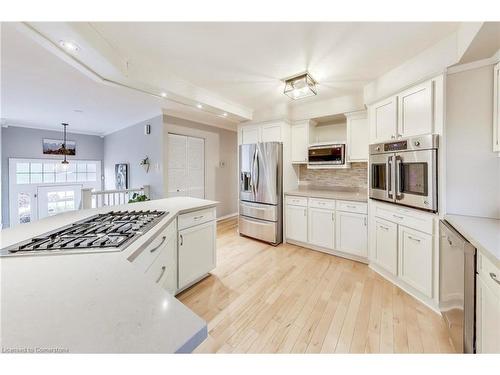 600 Grays Road, Stoney Creek, ON - Indoor Photo Showing Kitchen With Upgraded Kitchen