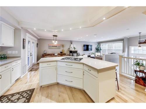 600 Grays Road, Stoney Creek, ON - Indoor Photo Showing Kitchen