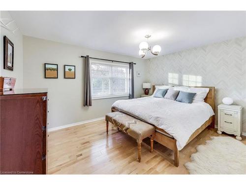 600 Grays Road, Stoney Creek, ON - Indoor Photo Showing Bedroom