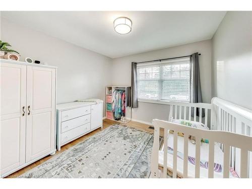 600 Grays Road, Stoney Creek, ON - Indoor Photo Showing Bedroom