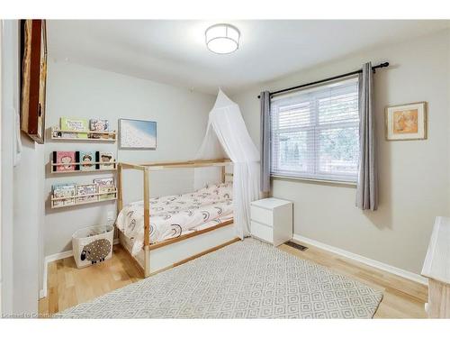 600 Grays Road, Stoney Creek, ON - Indoor Photo Showing Bedroom