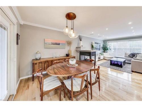 600 Grays Road, Stoney Creek, ON - Indoor Photo Showing Dining Room