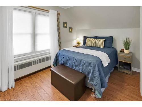 356 Linwell Road, St. Catharines, ON - Indoor Photo Showing Bedroom