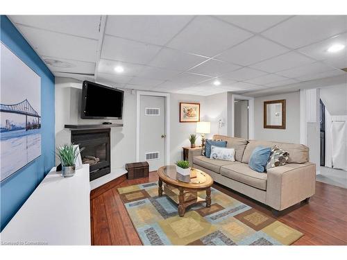 356 Linwell Road, St. Catharines, ON - Indoor Photo Showing Living Room With Fireplace