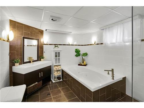 356 Linwell Road, St. Catharines, ON - Indoor Photo Showing Bathroom