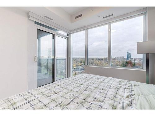 1103-500 Brock Avenue, Burlington, ON - Indoor Photo Showing Bedroom