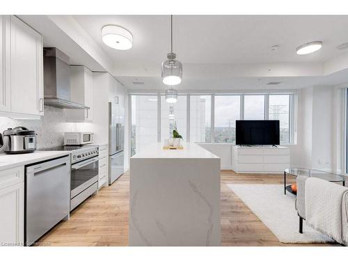 1103-500 Brock Avenue, Burlington, ON - Indoor Photo Showing Kitchen With Upgraded Kitchen