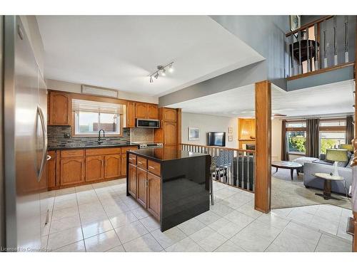 15 Presidio Drive, Hamilton, ON - Indoor Photo Showing Kitchen