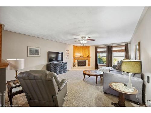 15 Presidio Drive, Hamilton, ON - Indoor Photo Showing Living Room