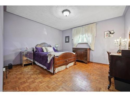 15 Presidio Drive, Hamilton, ON - Indoor Photo Showing Bedroom