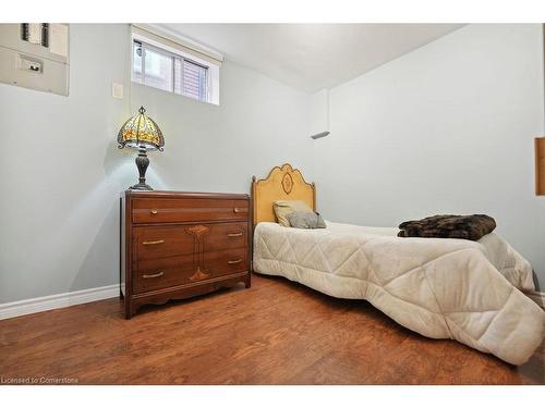 15 Presidio Drive, Hamilton, ON - Indoor Photo Showing Bedroom