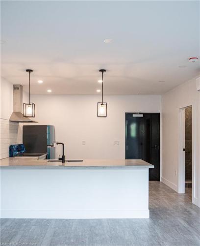 5-284 James Street N, Hamilton, ON - Indoor Photo Showing Kitchen