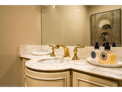 1602-120 Duke Street, Hamilton, ON - Indoor Photo Showing Bathroom