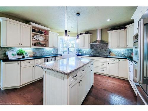 1376 Bird Road, Dunnville, ON - Indoor Photo Showing Kitchen With Upgraded Kitchen