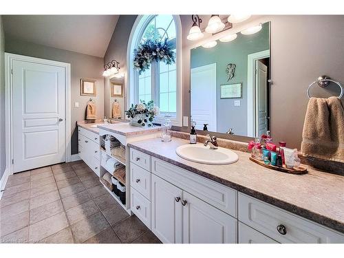 1376 Bird Road, Dunnville, ON - Indoor Photo Showing Bathroom