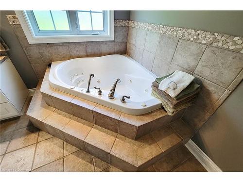 1376 Bird Road, Dunnville, ON - Indoor Photo Showing Bathroom