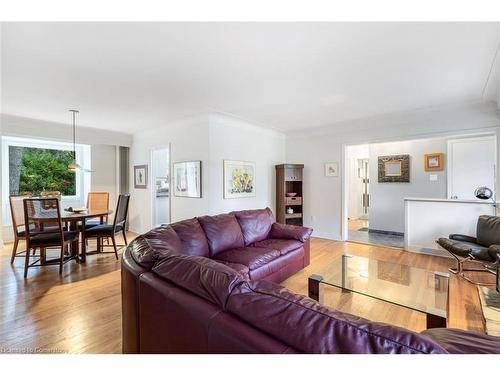 103 Mcgregor Crescent, Ancaster, ON - Indoor Photo Showing Living Room