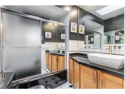 103 Mcgregor Crescent, Ancaster, ON - Indoor Photo Showing Kitchen