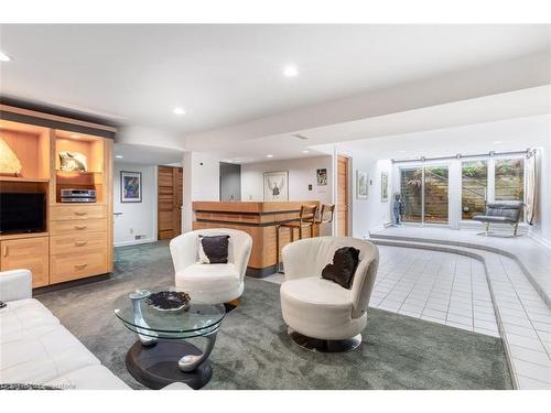 103 Mcgregor Crescent, Ancaster, ON - Indoor Photo Showing Living Room