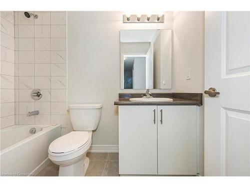 24 Jellicoe Court, Hamilton, ON - Indoor Photo Showing Bathroom