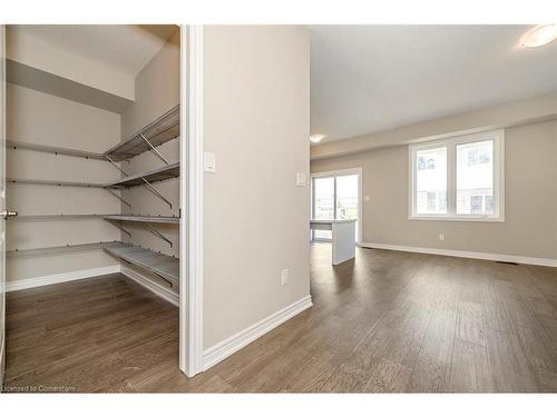 24 Jellicoe Court, Hamilton, ON - Indoor Photo Showing Other Room