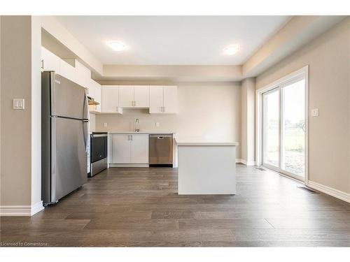 24 Jellicoe Court, Hamilton, ON - Indoor Photo Showing Kitchen