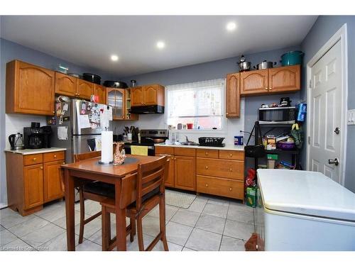 162 Newlands Avenue, Hamilton, ON - Indoor Photo Showing Kitchen