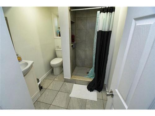 162 Newlands Avenue, Hamilton, ON - Indoor Photo Showing Bathroom