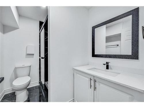 120 Second Road E, Stoney Creek, ON - Indoor Photo Showing Bathroom