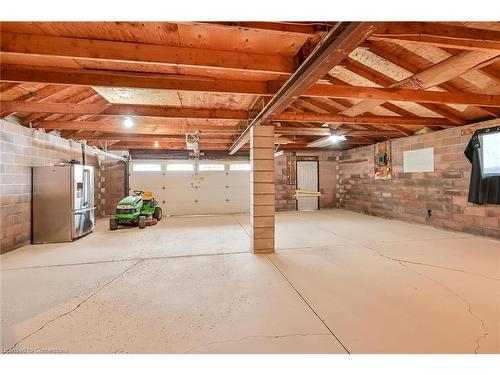 120 Second Road E, Stoney Creek, ON - Indoor Photo Showing Garage