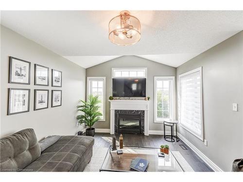 72 Keith Crescent, Niagara-On-The-Lake, ON - Indoor Photo Showing Living Room With Fireplace