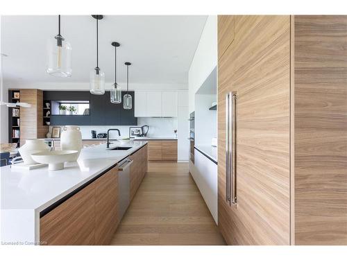 70 Upper Mount Albion Road, Hamilton, ON - Indoor Photo Showing Kitchen With Upgraded Kitchen