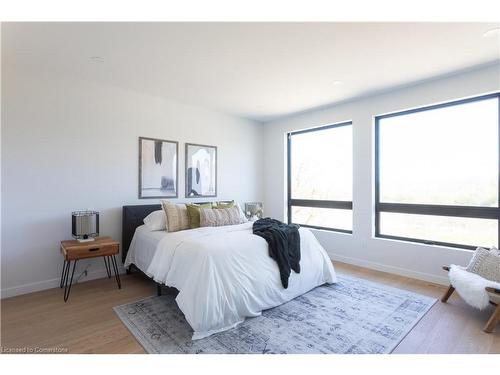 70 Upper Mount Albion Road, Hamilton, ON - Indoor Photo Showing Bedroom