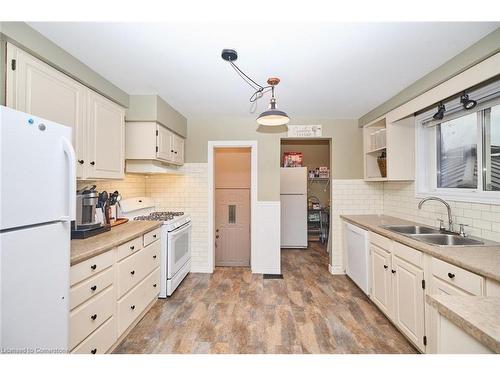 108 Cross Street E, Dunnville, ON - Indoor Photo Showing Kitchen With Double Sink