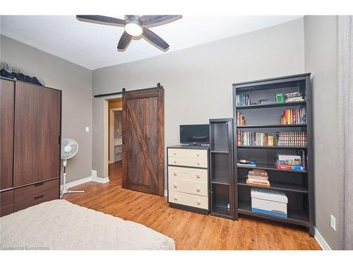 108 Cross Street E, Dunnville, ON - Indoor Photo Showing Bedroom