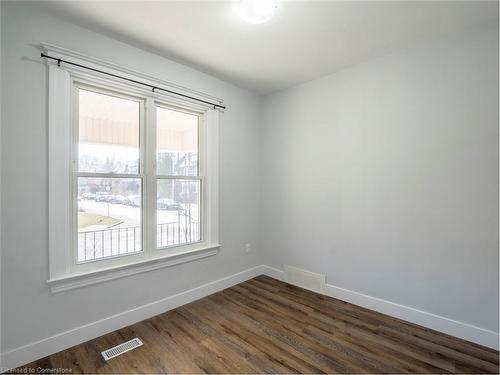 1-116 Myrtle Avenue, Hamilton, ON - Indoor Photo Showing Other Room