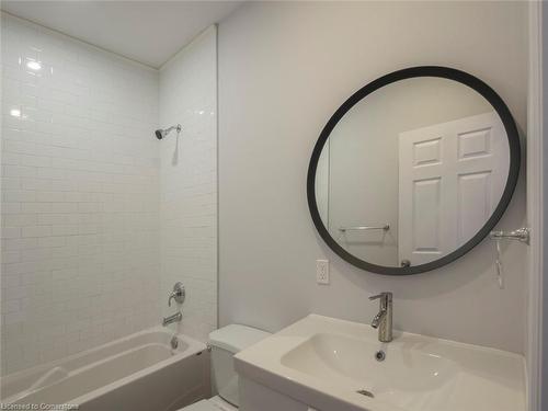 1-116 Myrtle Avenue, Hamilton, ON - Indoor Photo Showing Bathroom