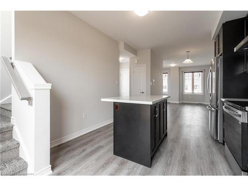 22 Hollywood Court, Cambridge, ON - Indoor Photo Showing Kitchen With Upgraded Kitchen