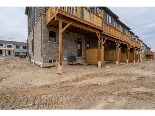 22 Hollywood Court, Cambridge, ON - Indoor Photo Showing Garage