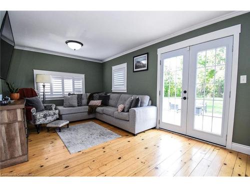 384 Diltz Road, Dunnville, ON - Indoor Photo Showing Living Room