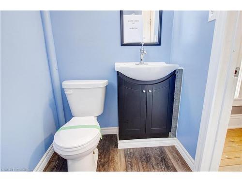 74 William Street, Delhi, ON - Indoor Photo Showing Bathroom