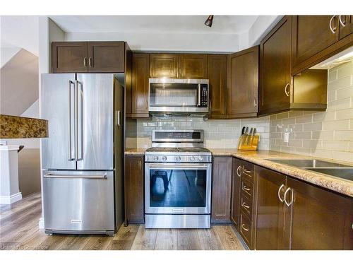 121 Sumner Crescent, Grimsby, ON - Indoor Photo Showing Kitchen