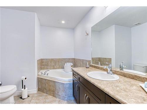 121 Sumner Crescent, Grimsby, ON - Indoor Photo Showing Bathroom