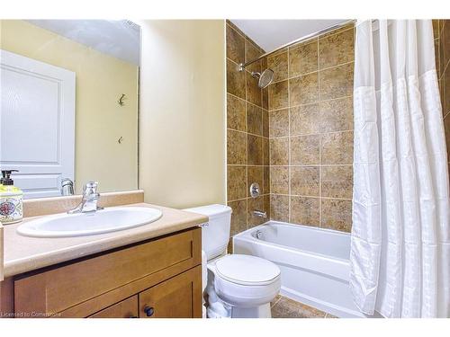 121 Sumner Crescent, Grimsby, ON - Indoor Photo Showing Bathroom