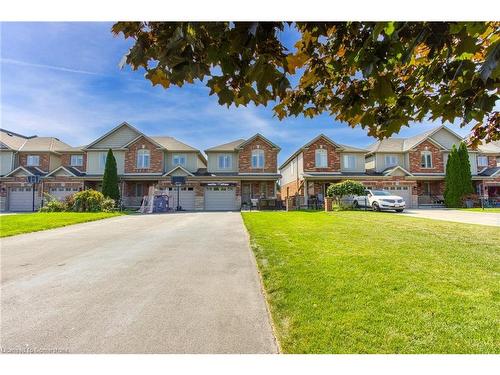 121 Sumner Crescent, Grimsby, ON - Outdoor With Facade