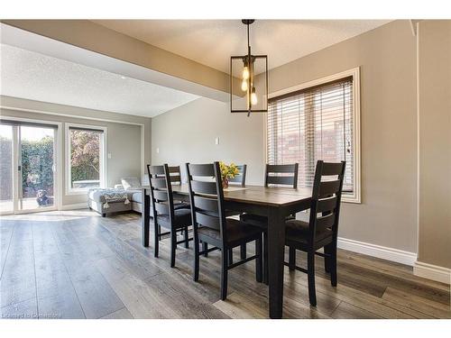 121 Sumner Crescent, Grimsby, ON - Indoor Photo Showing Dining Room