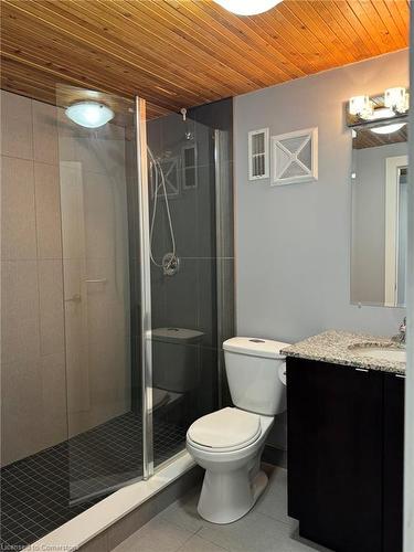 110-85 Spruce Street, Cambridge, ON - Indoor Photo Showing Bathroom