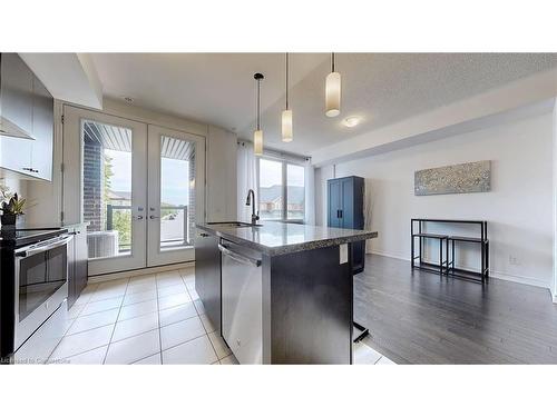 3068 Postridge Drive, Oakville, ON - Indoor Photo Showing Kitchen With Upgraded Kitchen